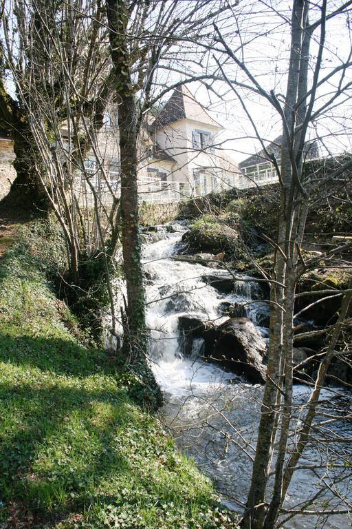 Au Moulin De La Gorce Bed and Breakfast La Roche-lʼAbeille Buitenkant foto